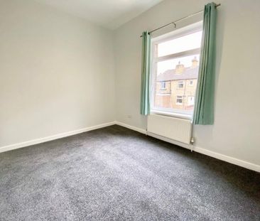 Lawrence Road, Marsh, Huddersfield £850 pcm ⓘ The monthly or weekly payment required by the landlord. Read our glossary page , 3 bedrooms, house - terraced, to let * Tenant info - Photo 2