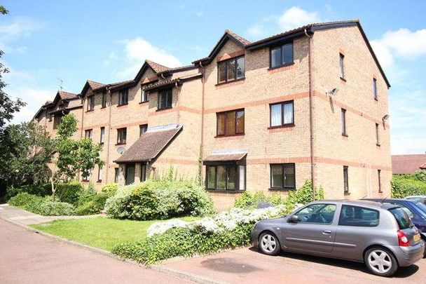 Isabella Close, Southgate, N14 - Photo 1