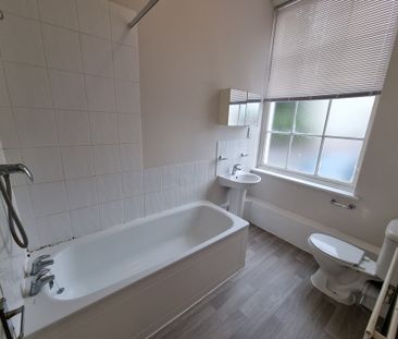 1 Bed Student Accommodation - Photo 2