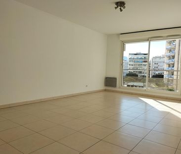 Appartement 3 pièces 74m2 MARSEILLE 8EME 1 250 euros - Photo 1