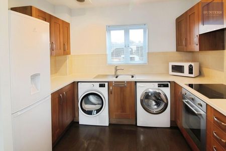 2 bedroom Flat To Let - Photo 5