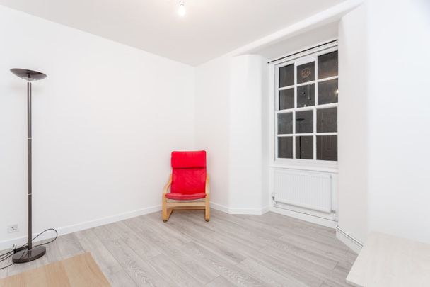 4 Bed Flat, Clifton House, E2 - Photo 1
