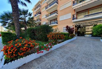 Ref 15548 – **Great apartment with sea views! Spacious, with lots of natural light and in perfect condition** Fuengirola **Available from December 2025 to June 2026****