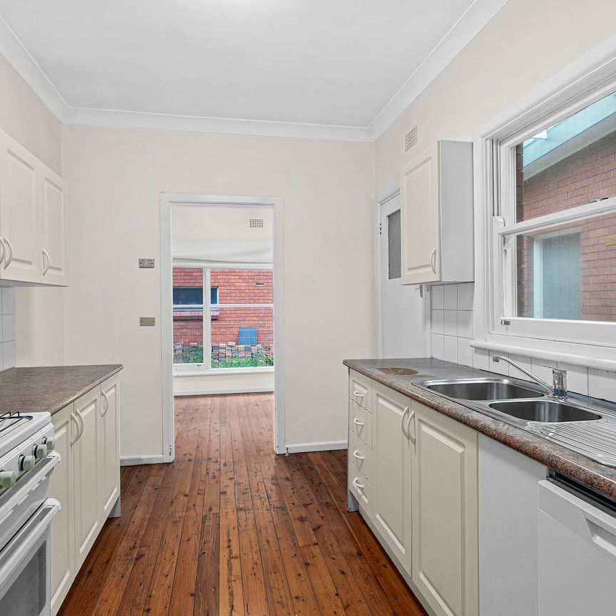 10 Andrew Avenue, Keiraville. - Photo 1