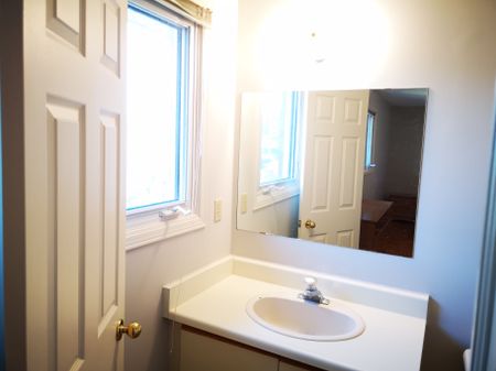 For Lease - 4471 Weeping Willow Drive, Mississauga, Ontario - Photo 3