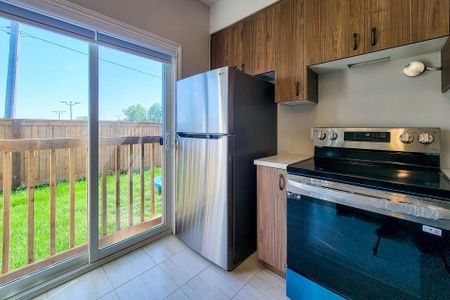 For Lease - 9 Mann Trail, Welland, Ontario - Photo 4