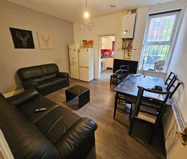 6 Bed - 13 Mayville Place, Hyde Park, Leeds - LS6 1NE - Student - Photo 1