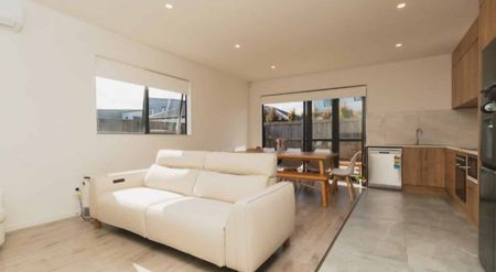 Modern, Sun-Filled 2-Bedroom Home Near Drury Ã¢ÂÂ Peaceful & Convenient - Photo 5