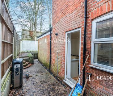 House share to rent - Photo 2