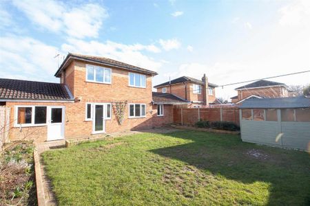 3 bedroom semi-detached house to rent - Photo 4