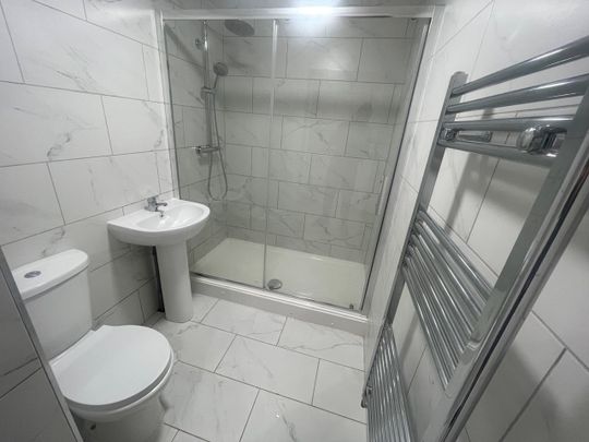6 Bed End Terrace, Langdale Road, B43 - Photo 1