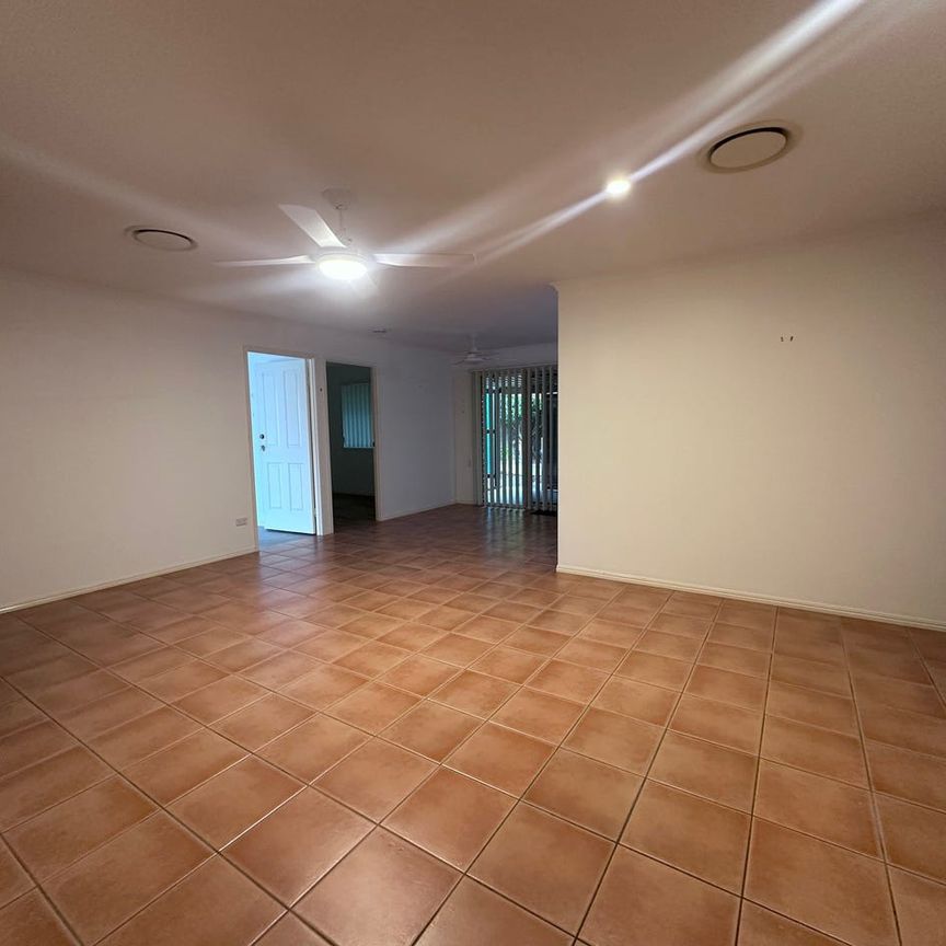 4 Bedroom Home in Point Vernon - Photo 1