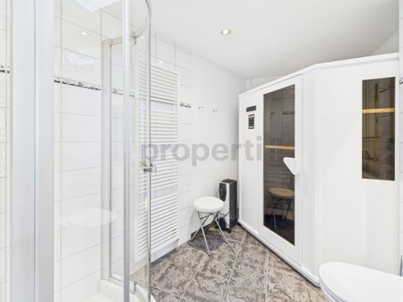 Detached house with pool, pool house & lots of land - Photo 5