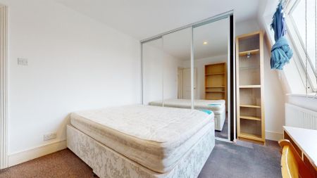 3 bedroom property to let - Photo 4