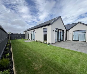 102 Skibbereen Dr, Halswell - Photo 1