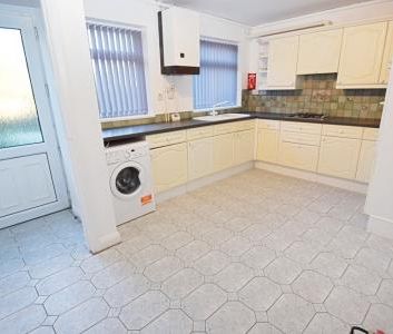 St. Georges Road, Newcastle-Under-Lyme, ST5 - Photo 5