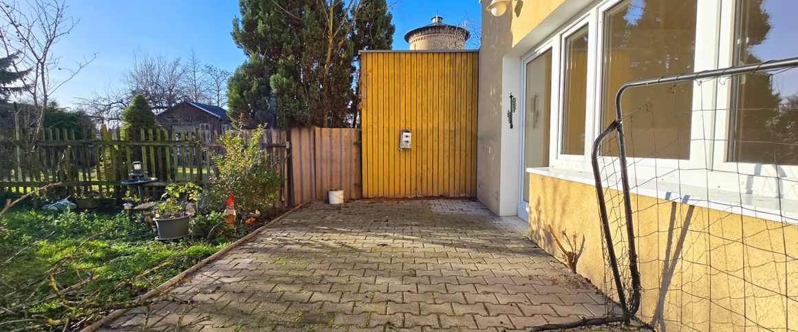 Relaxen Sie auf Ihrer Sonnenterrasse mit Blick in den Garten - Photo 1