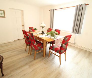 4 bedroom detached house to rent - Photo 2