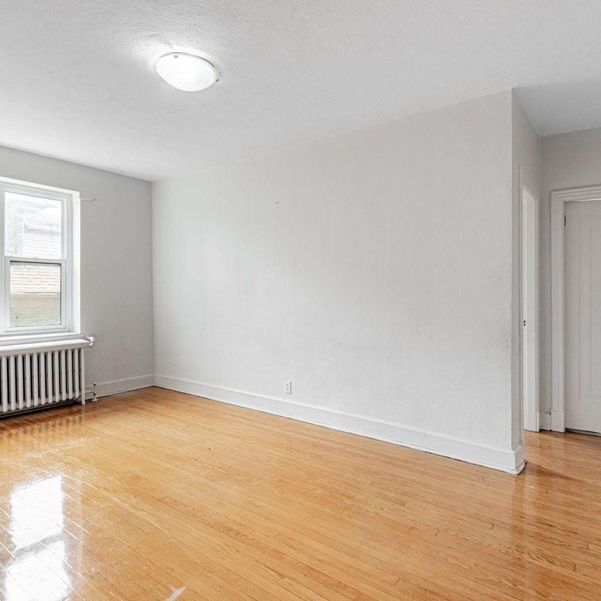 For Lease - 1 Mallory Gardens Unit# 34, Toronto, Ontario - Photo 1