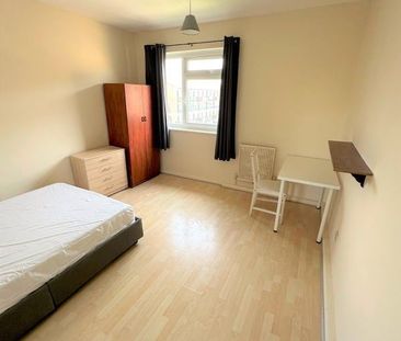 Room in a Shared Flat, Lawrence Close, E3 - Photo 3