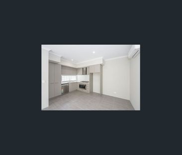 Modern Apartment Lifestyle - Photo 4