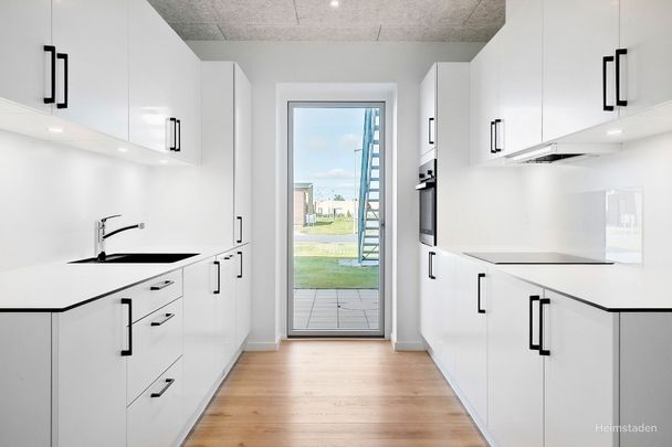 Bo i hjertet af Holstebro, tæt på indkøb og kultur. - Foto 1