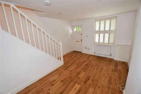 2 bedroom terraced house to rent - Photo 2