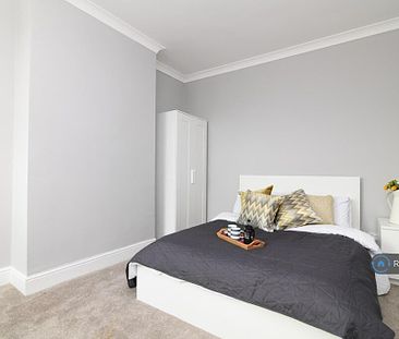 1 bedroom house share for rent in Poplar Road, Birmingham, B66 - Photo 2