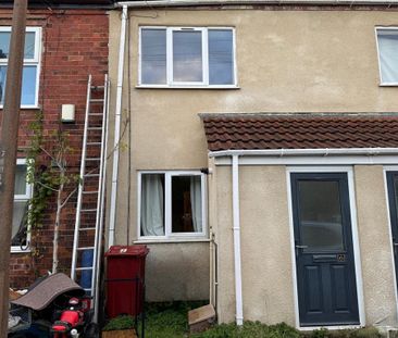 2 bedroom terraced house to rent - Photo 4