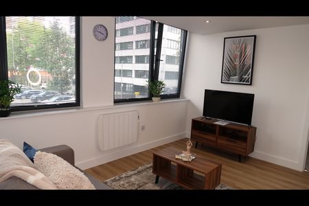 1 Bed Flat, Alexander House, M16 - Photo 4