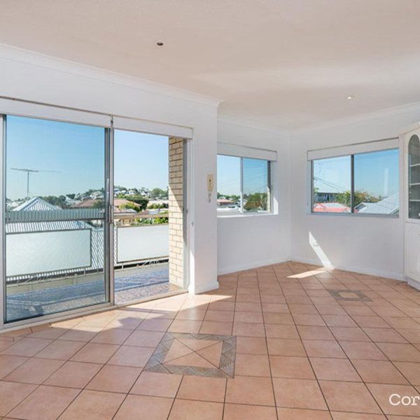 Break Lease Opportunity! Top Floor! - Photo 1