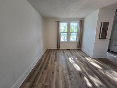 For Lease - 82 Rosedale Avenue, Brampton, Ontario - Photo 4