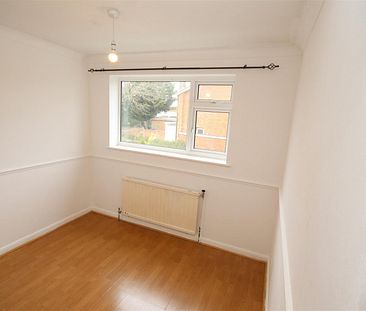 2 bedroom Flat to let - Photo 6