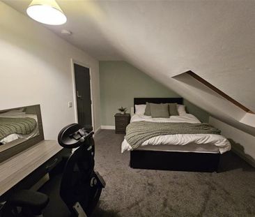 1 bedroom in a house share to rent - Photo 2