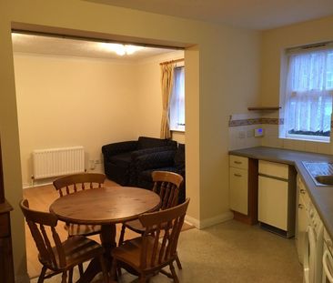 2 Bed Flat, Charles Street, CR0 - Photo 3