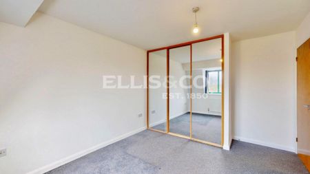 William Perkin Court, UB6, Greenford - Photo 4