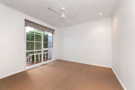 Please contact Molly Rogerson to arrange an inspection; SandringhamPM2@hodges.com.au - Photo 2