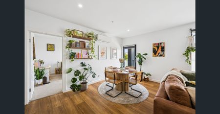 1 BEDROOM APARTMENT IN THE HEART OF LIGHTSVIEW - Photo 2