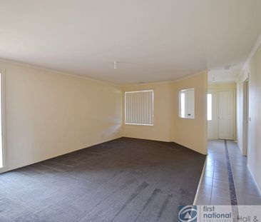 63 Storey Drive, Pakenham - Photo 3