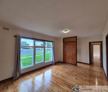 11 Michael Court, Springvale - Photo 2