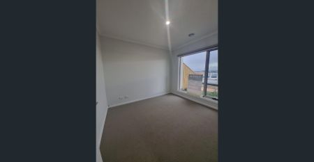 Convenient, Low-Maintenance Living in a Great Location! - Photo 5