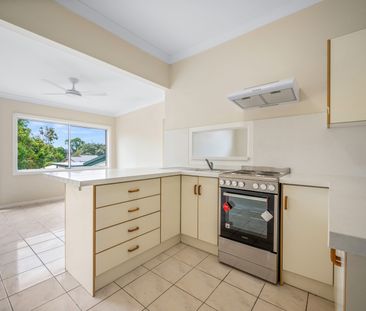 RENOVATED LARGE 4 BEDROOM FAMILY HOME - Photo 2