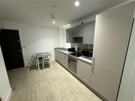 Studio To Rent - Photo 4