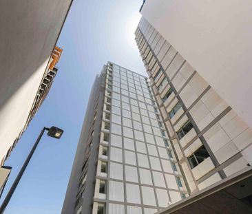 Brand new residence in buzzing heart of the area - Photo 6