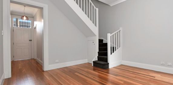 Stunning Updated Split-Level Terrace in Premier Inner-City Location - Photo 2