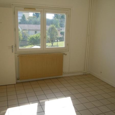 Location Appartement 4 pièces 75m² MACON 71000 - Photo 3