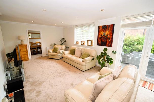 4 bedroom detached house to rent - Photo 1