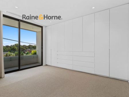 Retreat styled duplex - Photo 4