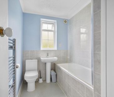 3 bedroom semi-detached house to rent - Photo 4