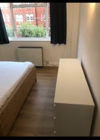 Room in a Shared Flat, Hamlet Gardens, W6 - Photo 5